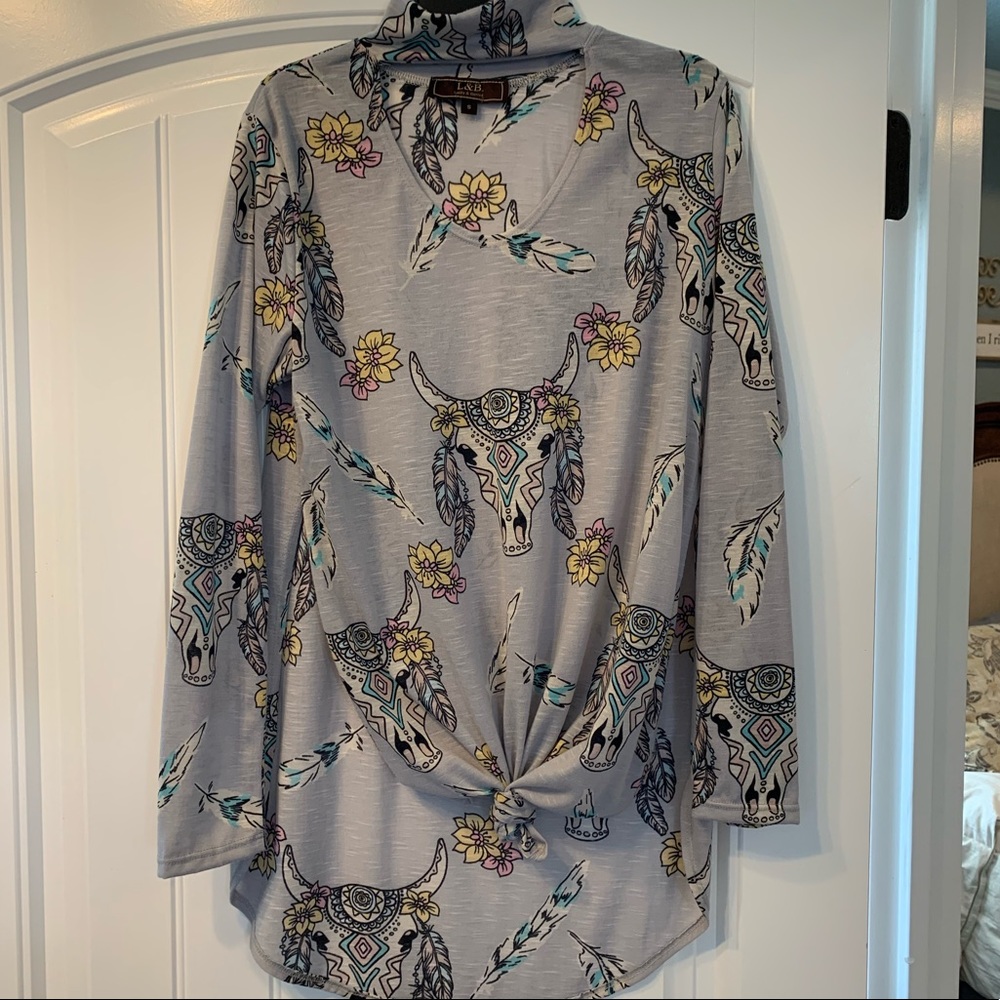 Purple bullhead and floral choker shirt s small